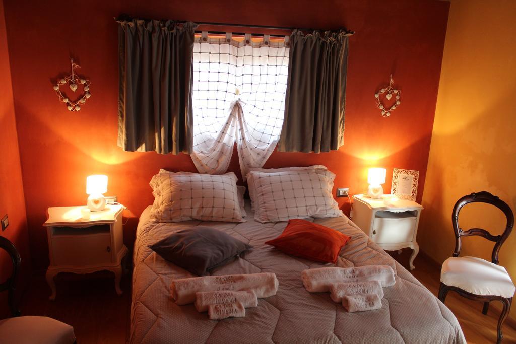 Holiday Home Ca' Del Cinema Mombercelli ห้อง รูปภาพ
