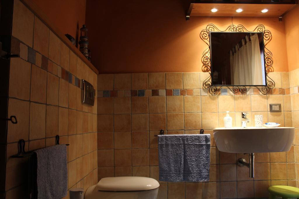 Holiday Home Ca' Del Cinema Mombercelli ห้อง รูปภาพ